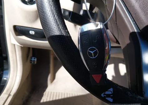 2014 Mercedes-Benz E 350 из США, поврежденный, VIN WDDHF5KB1EB011622